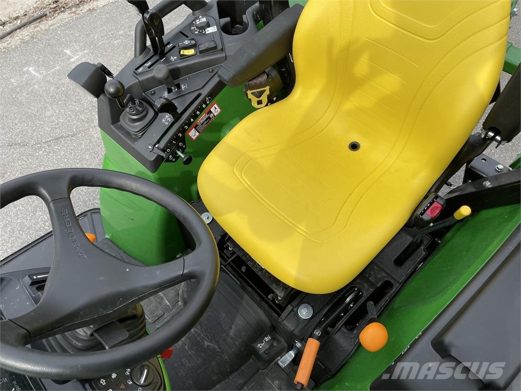 John Deere 2032R 小型曳引機