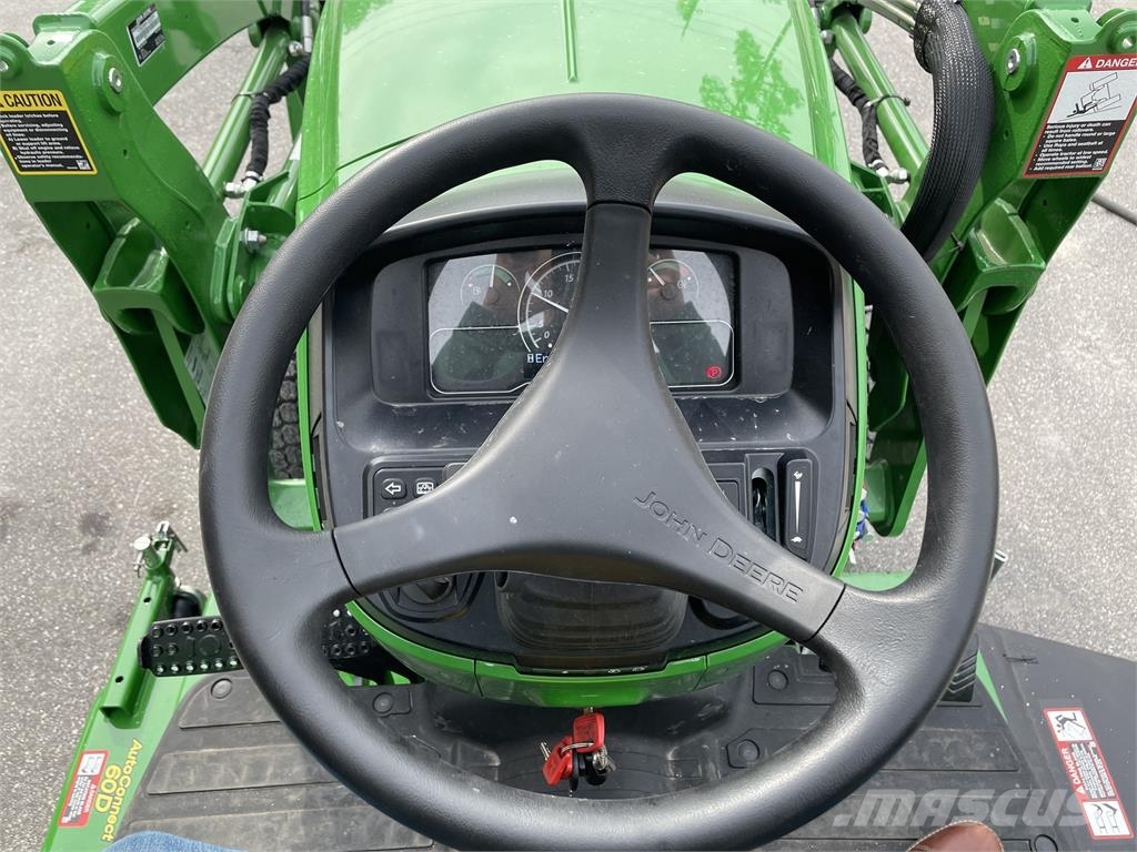 John Deere 2032R 小型曳引機