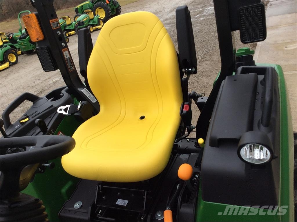 John Deere 2038R 소형 트랙터