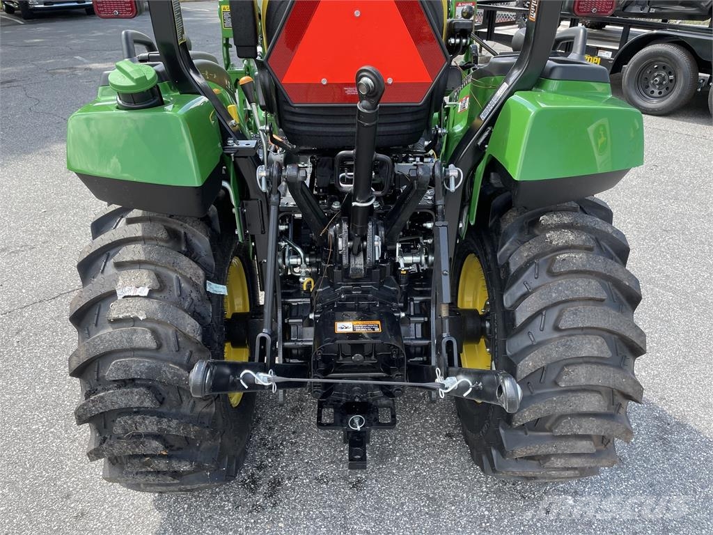 John Deere 2038R 소형 트랙터