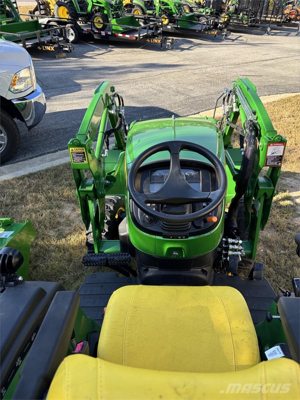 John Deere 2038R 소형 트랙터
