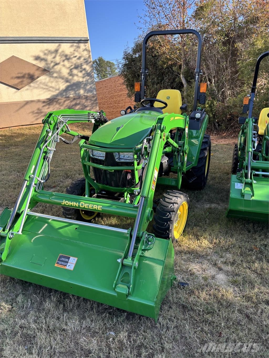 John Deere 2038R 소형 트랙터