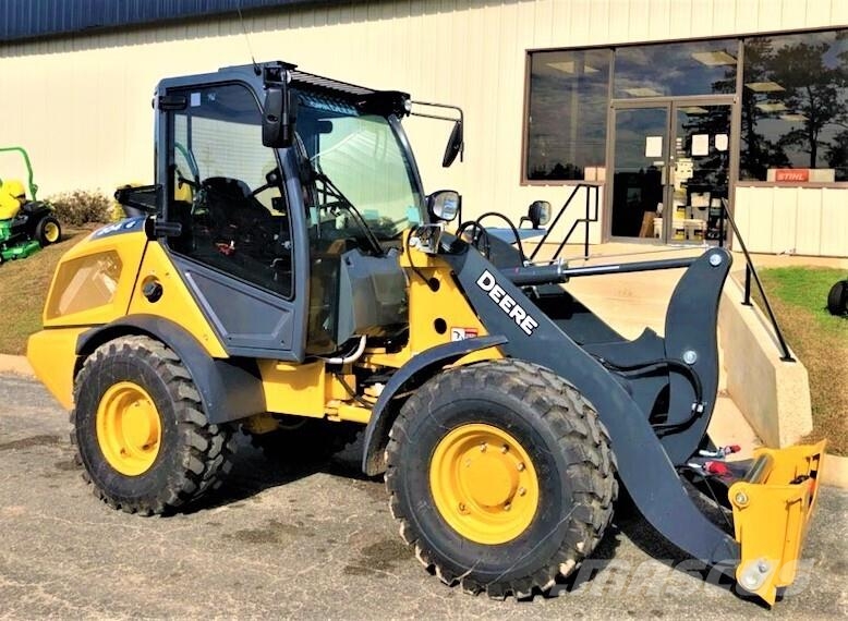 John Deere 204 G Мини товарачи