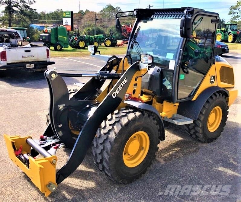 John Deere 204 G Мини товарачи