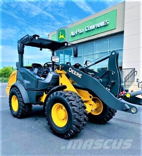 John Deere 204 G Мини товарачи