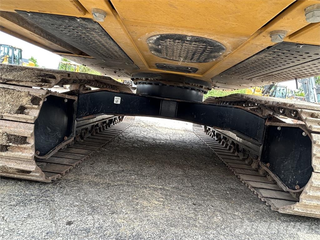 John Deere 210 P Bageri guseničari