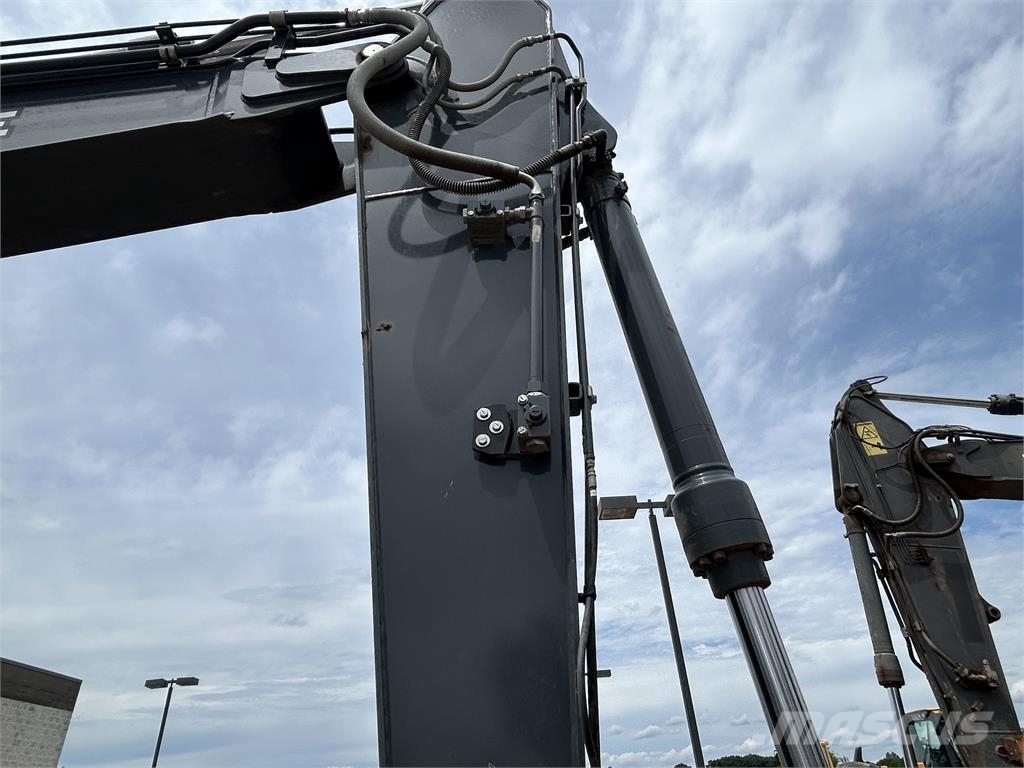 John Deere 210 P Bageri guseničari