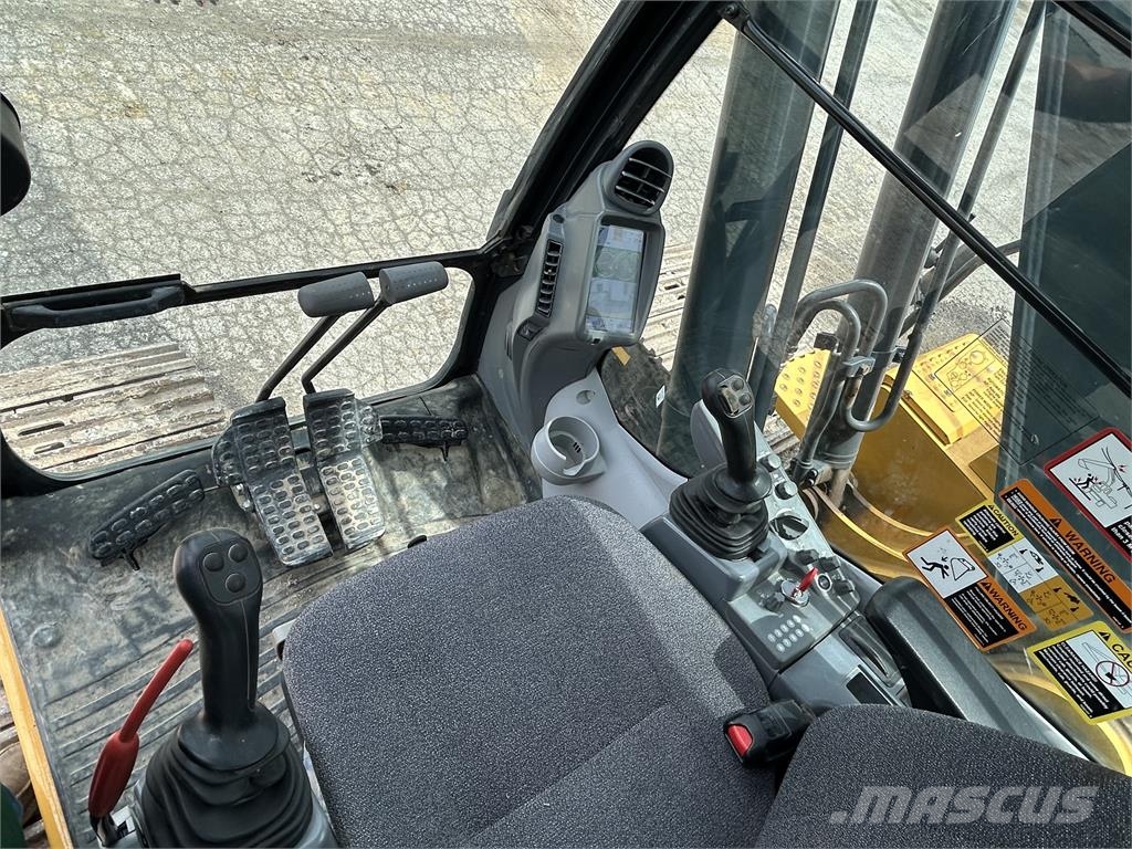 John Deere 210 P Bageri guseničari