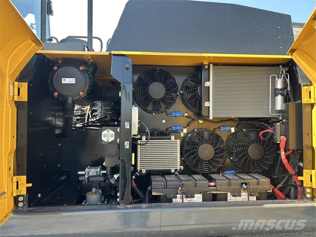 John Deere 210 P Bageri guseničari