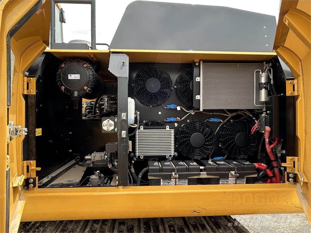John Deere 210 P Bageri guseničari