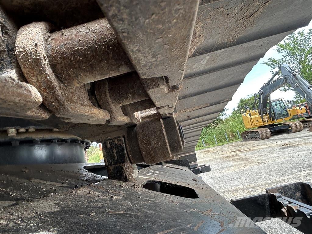 John Deere 210 P Bageri guseničari