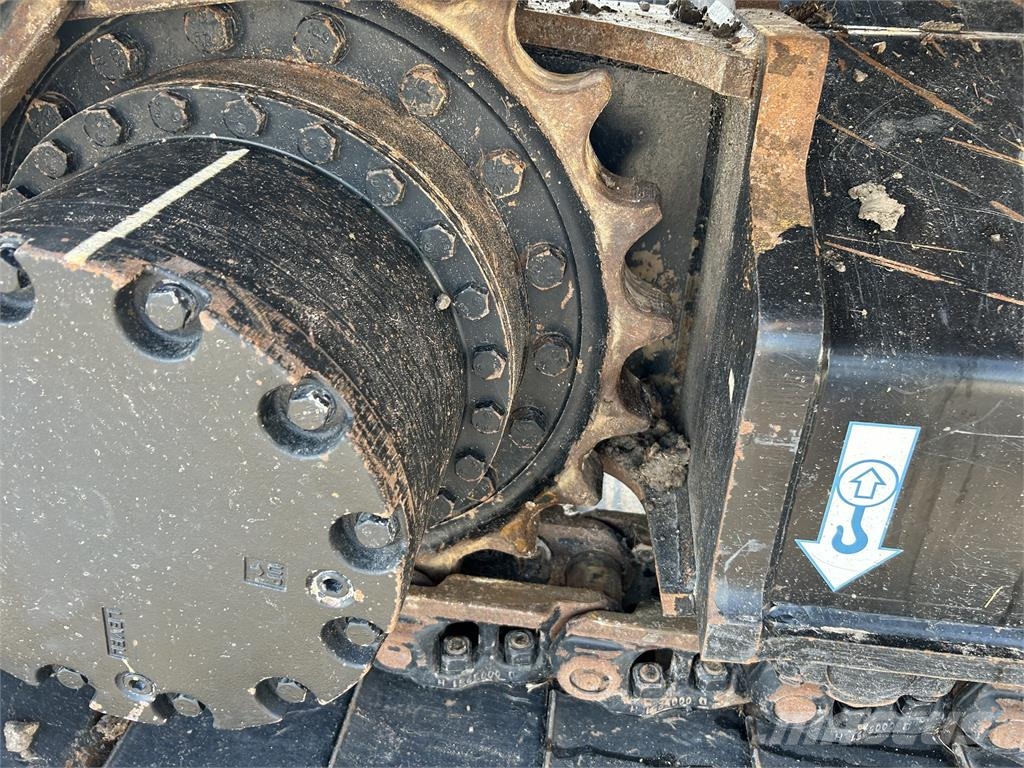 John Deere 210 P Bageri guseničari