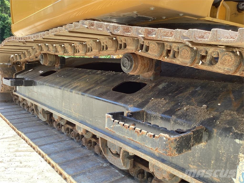 John Deere 210 P Crawler excavators