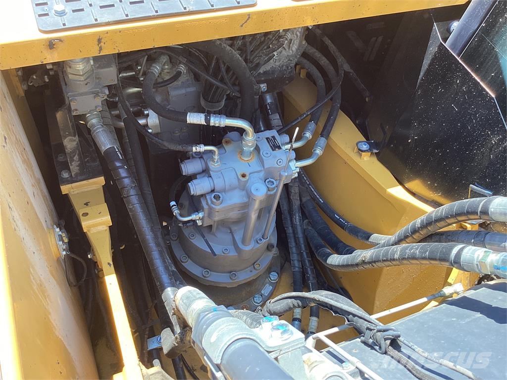 John Deere 210 P Crawler excavators