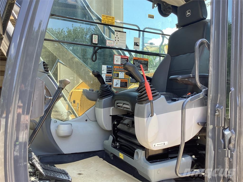 John Deere 210 P Crawler excavators
