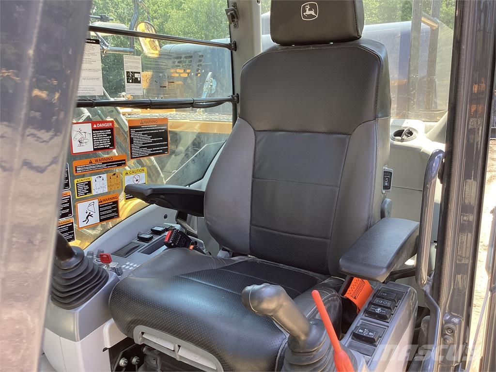 John Deere 210 P Crawler excavators