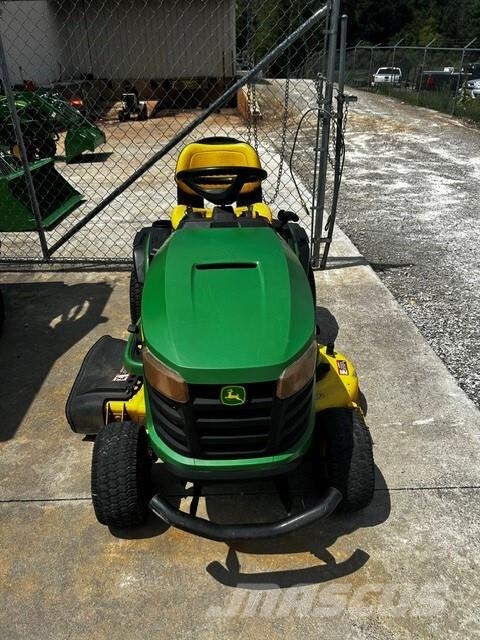 John Deere 240 ركوب الحشائش