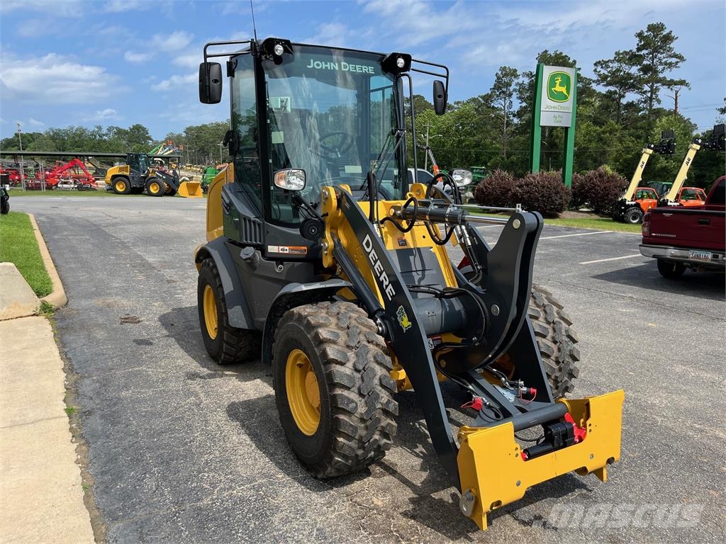 John Deere 244 P Mini krautuvai