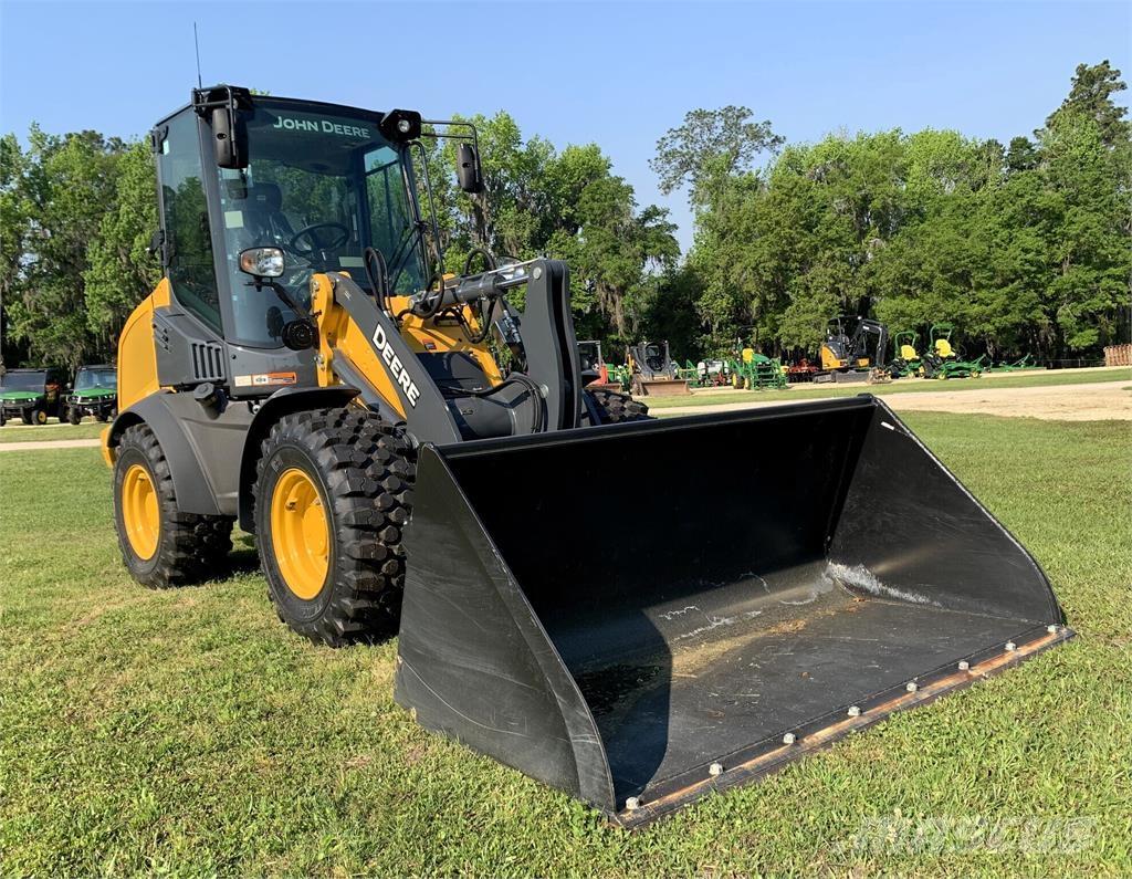 John Deere 244 P Minicargadoras