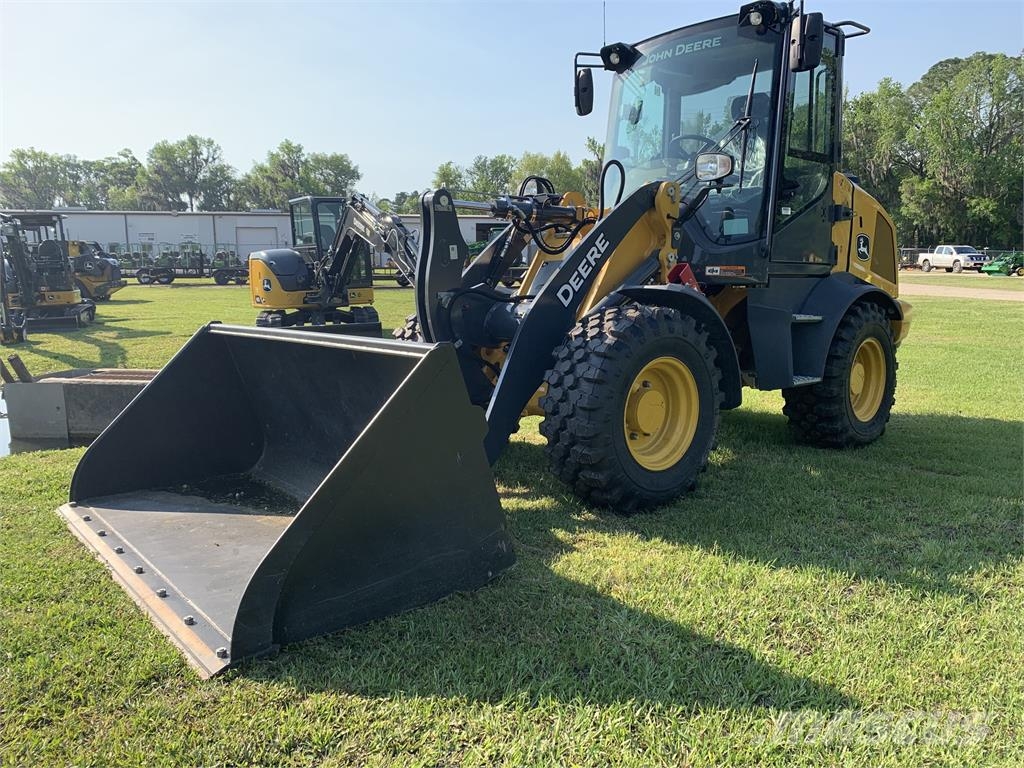 John Deere 244 P Minicargadoras