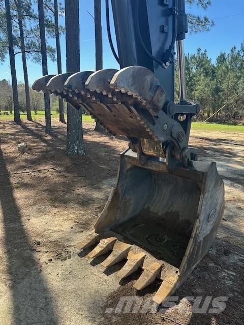 John Deere 245 P Crawler excavators