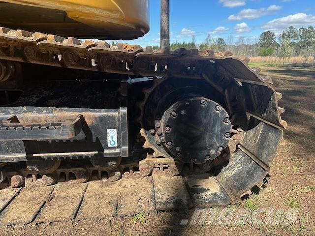 John Deere 245 P Crawler excavators