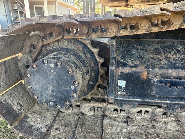 John Deere 245 P Crawler excavators