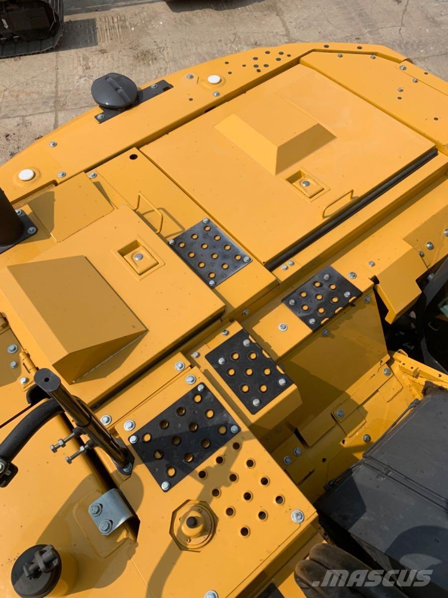 John Deere 245 P Bageri gusjeničari