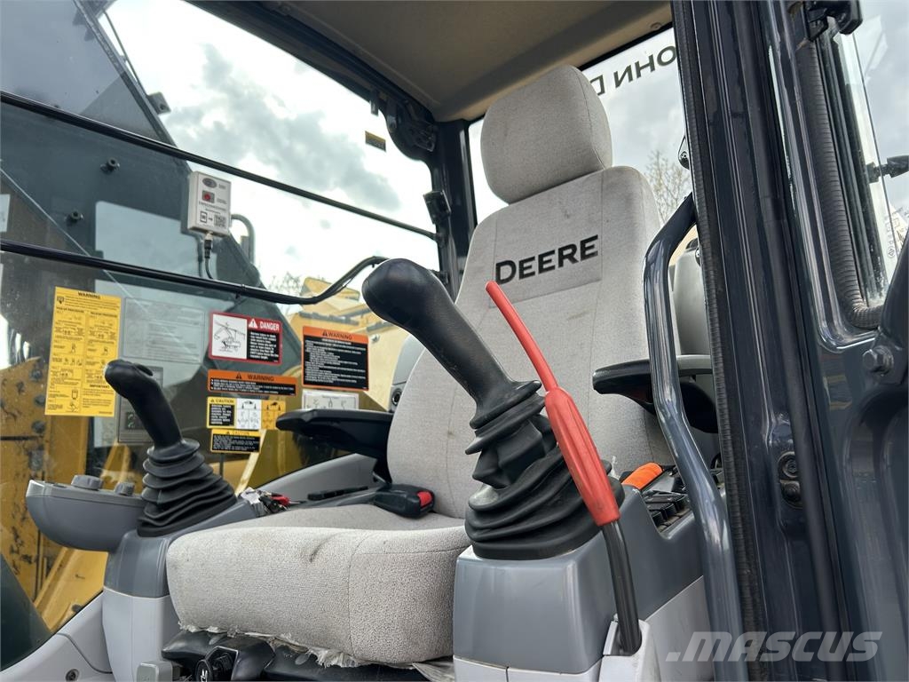 John Deere 245G LC Crawler excavators