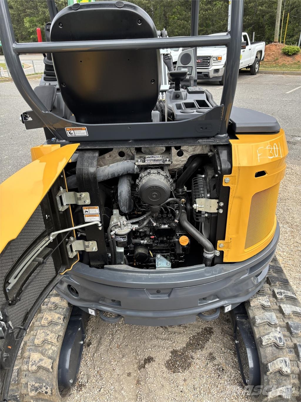 John Deere 26 P Minigraafmachines < 7t