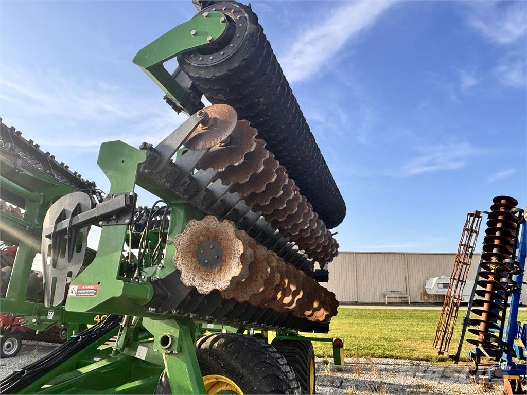John Deere 2680H Disc harrows