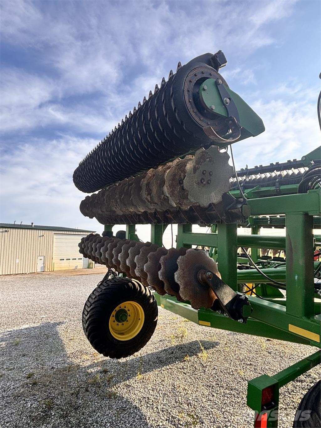 John Deere 2680H Disc harrows