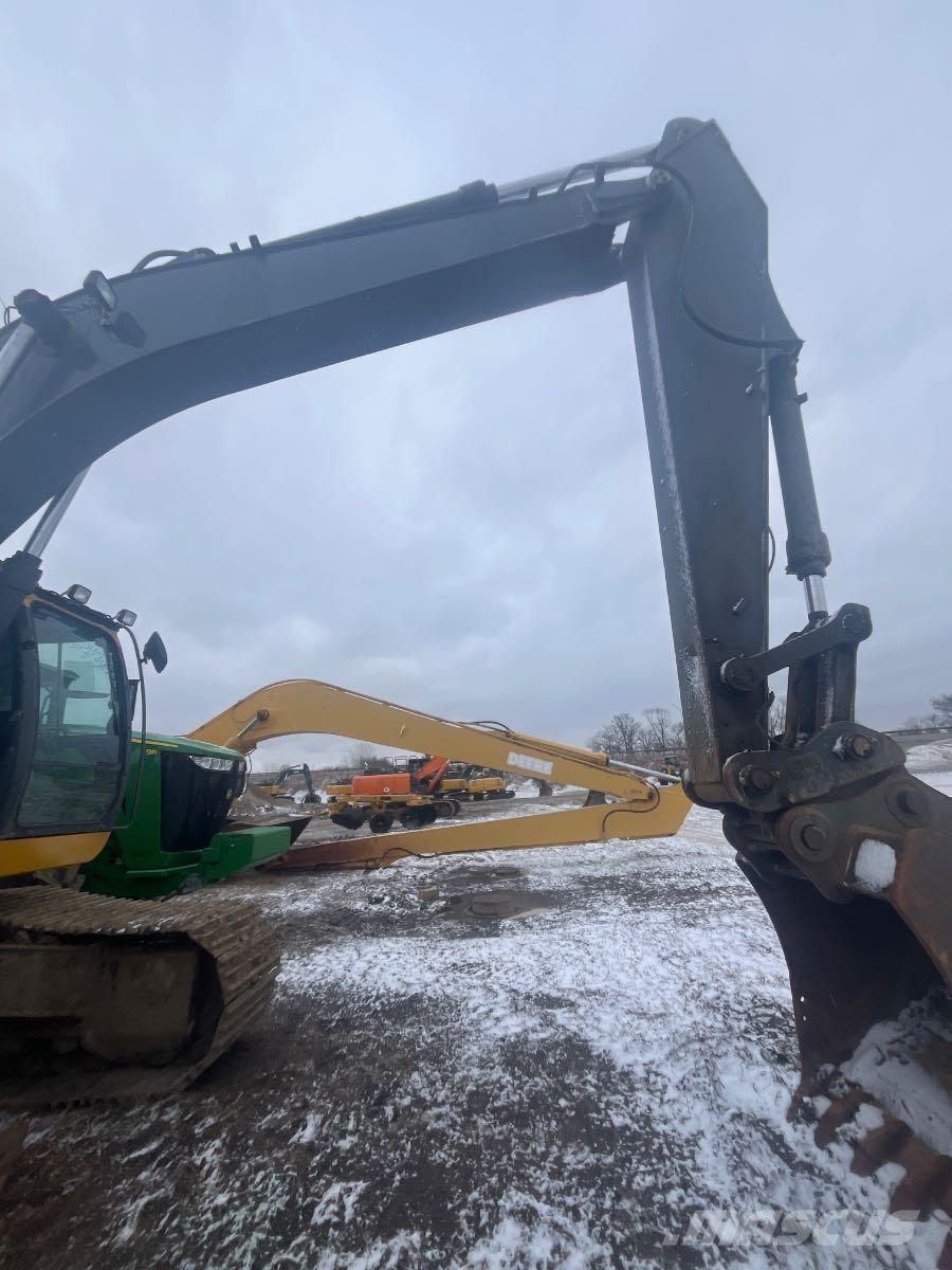 John Deere 300G LC حفارات زحافة
