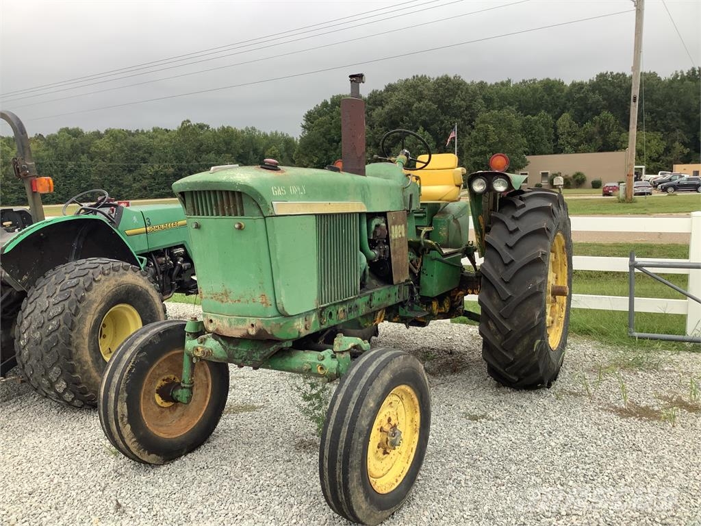 John Deere 3020 Самохідні газонокосарки