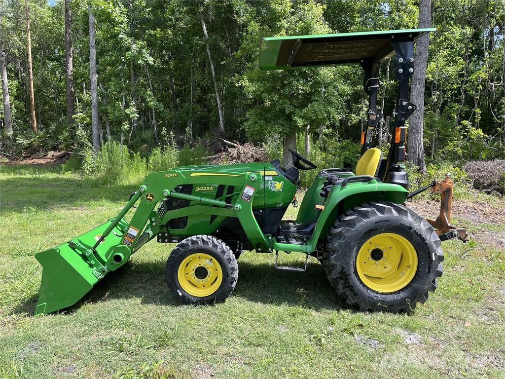 John Deere 3025E Compact tractors