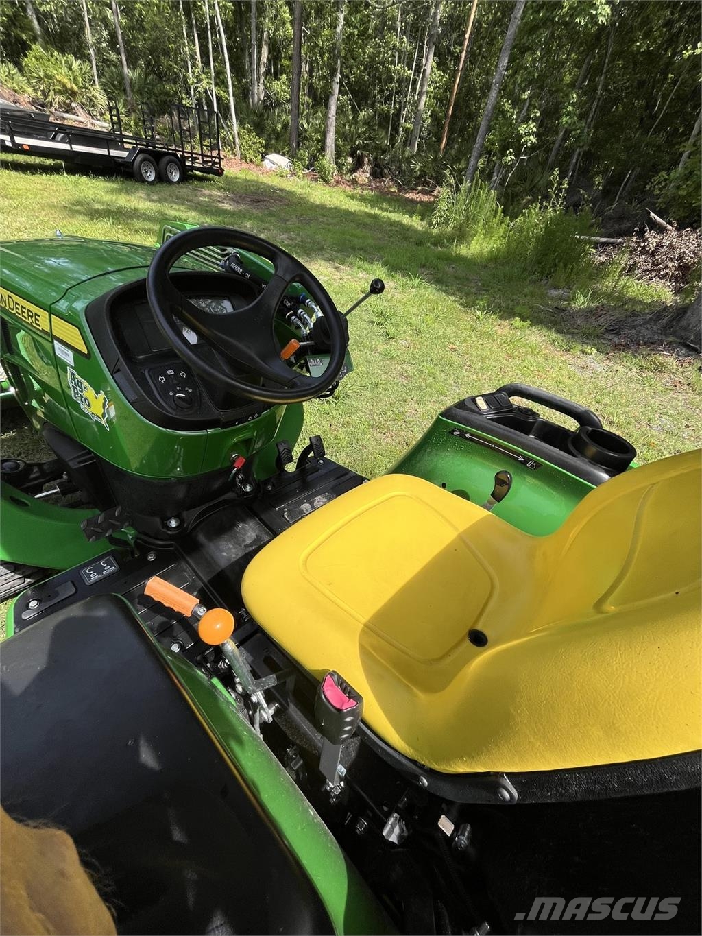 John Deere 3025E Compact tractors