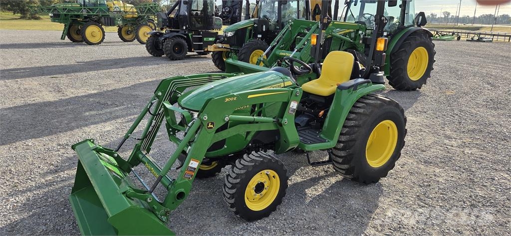 John Deere 3025E 小型曳引機