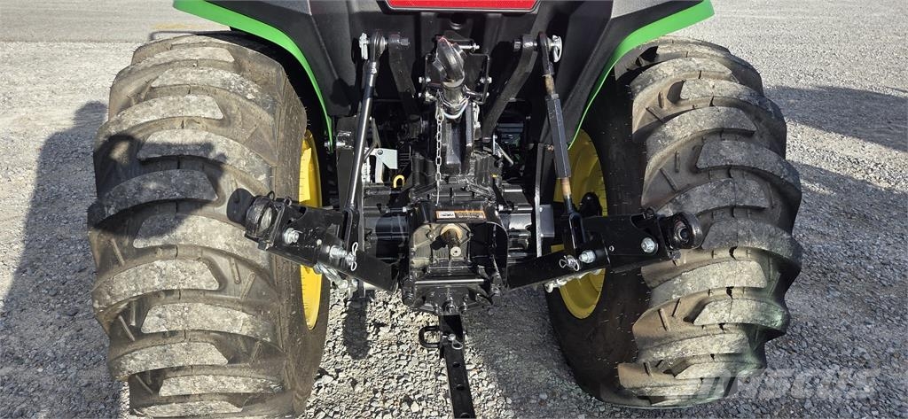 John Deere 3025E 小型曳引機
