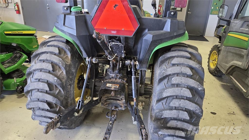 John Deere 3025E Manji traktori