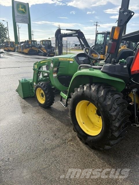 John Deere 3025E جرارات مدمجة