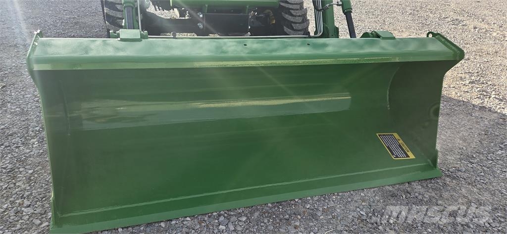 John Deere 3025E 小型曳引機