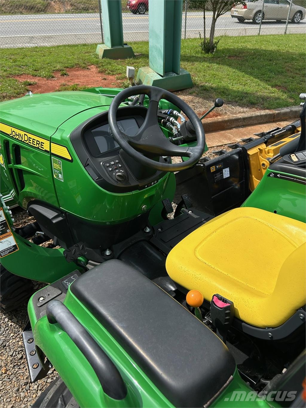 John Deere 3032E 소형 트랙터