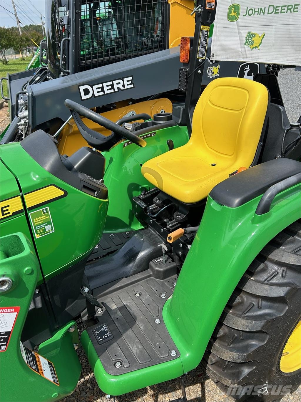John Deere 3032E 소형 트랙터