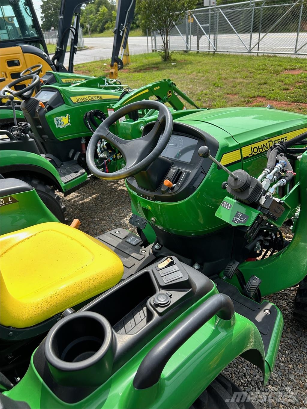 John Deere 3032E 소형 트랙터