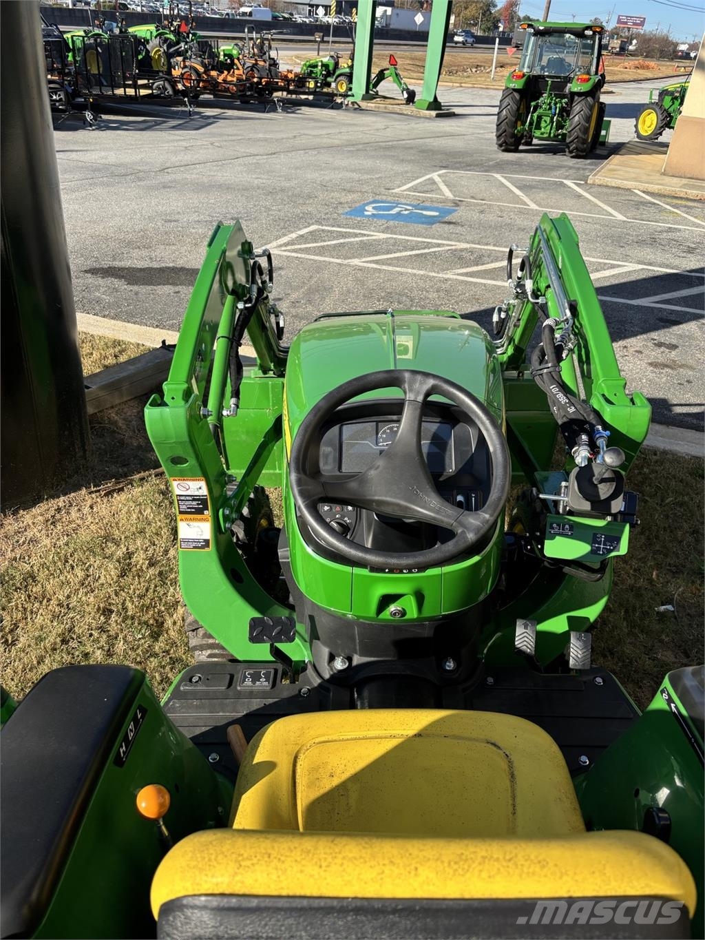 John Deere 3032E 소형 트랙터