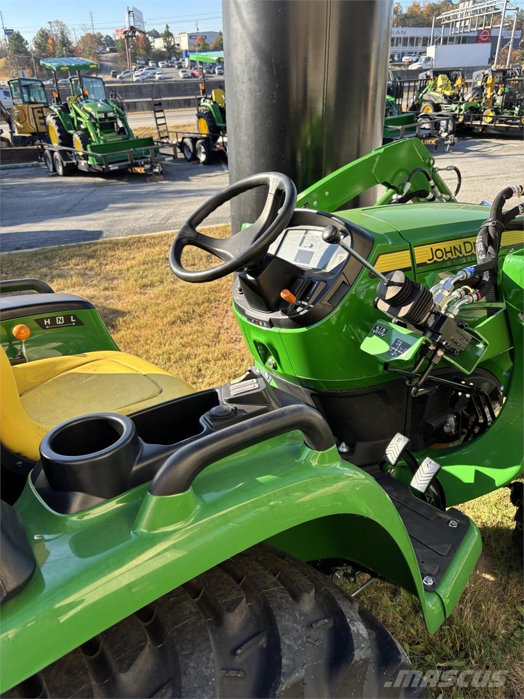 John Deere 3032E 소형 트랙터