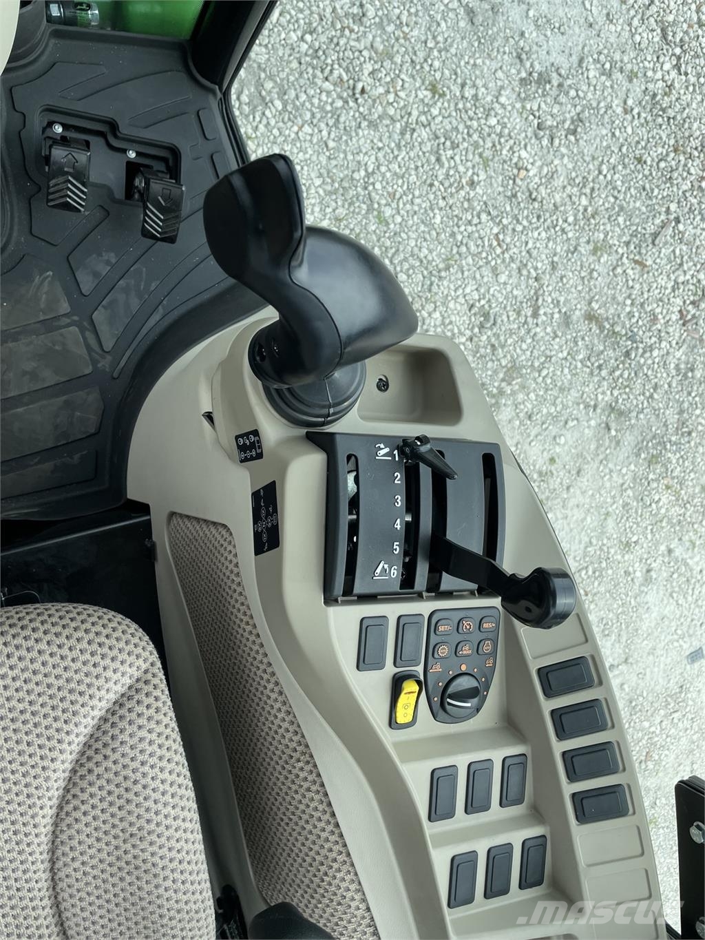 John Deere 3033R Kompakt traktorok