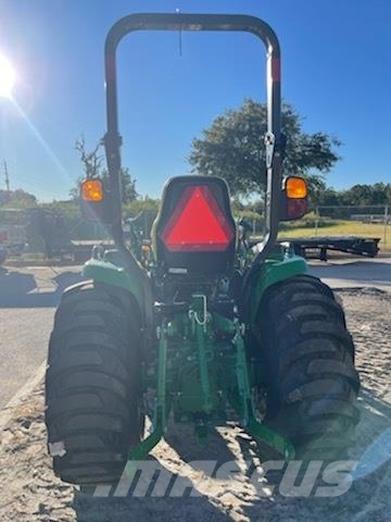 John Deere 3033R Kompakt traktorok