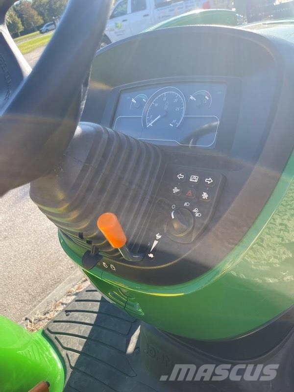 John Deere 3033R Kompakt traktorok