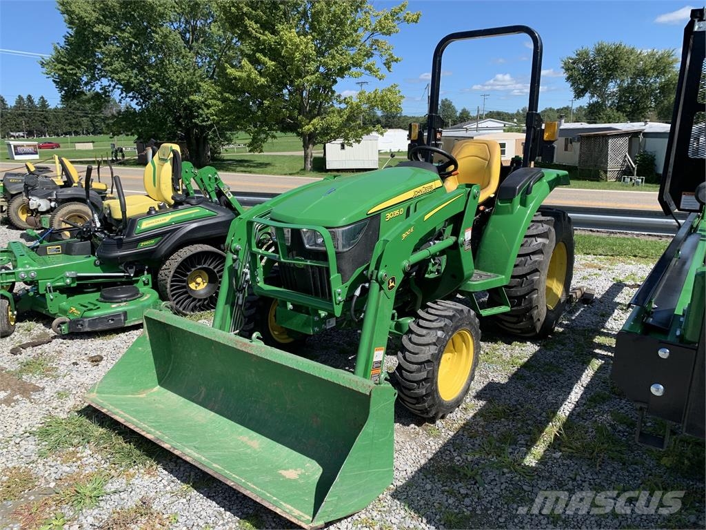 John Deere 3035D Compact tractors